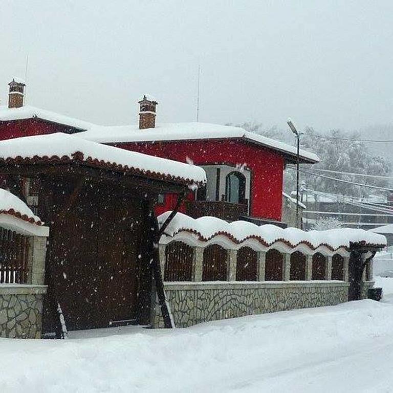 Guest House H Dzhogolanov Kopriwsztica Zewnętrze zdjęcie