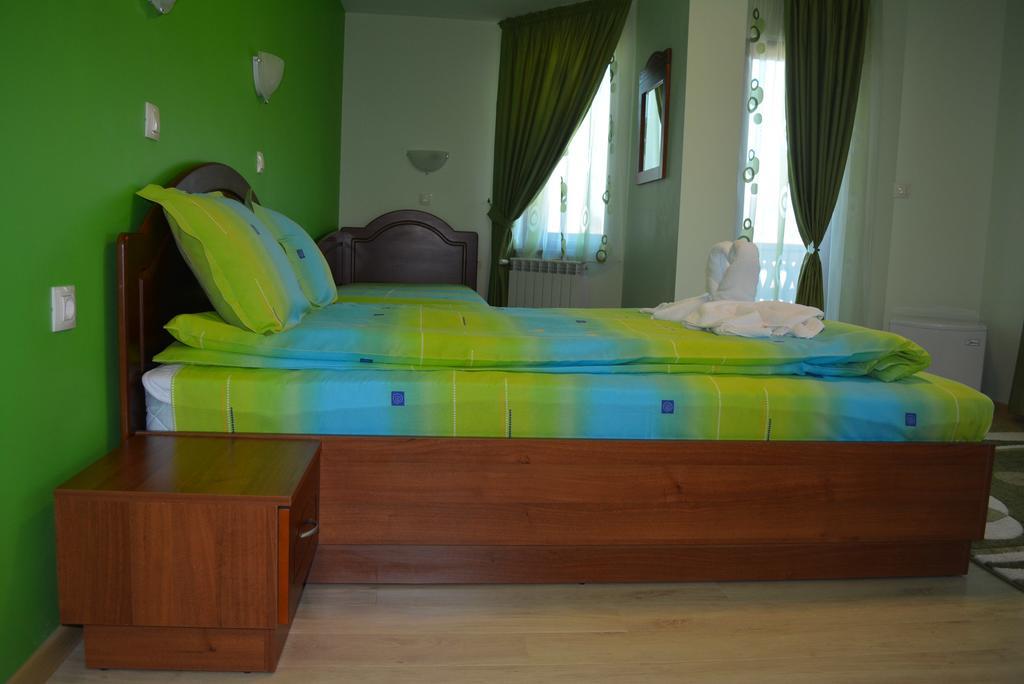 Guest House H Dzhogolanov Kopriwsztica Zewnętrze zdjęcie