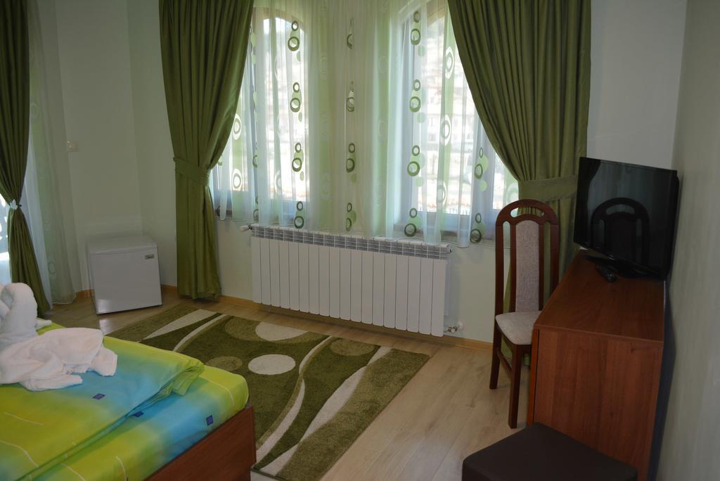 Guest House H Dzhogolanov Kopriwsztica Zewnętrze zdjęcie