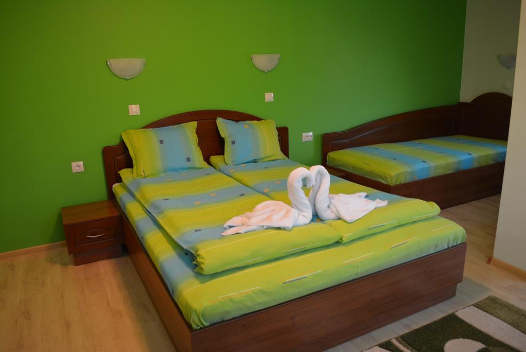 Guest House H Dzhogolanov Kopriwsztica Zewnętrze zdjęcie