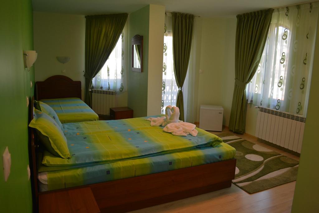Guest House H Dzhogolanov Kopriwsztica Zewnętrze zdjęcie