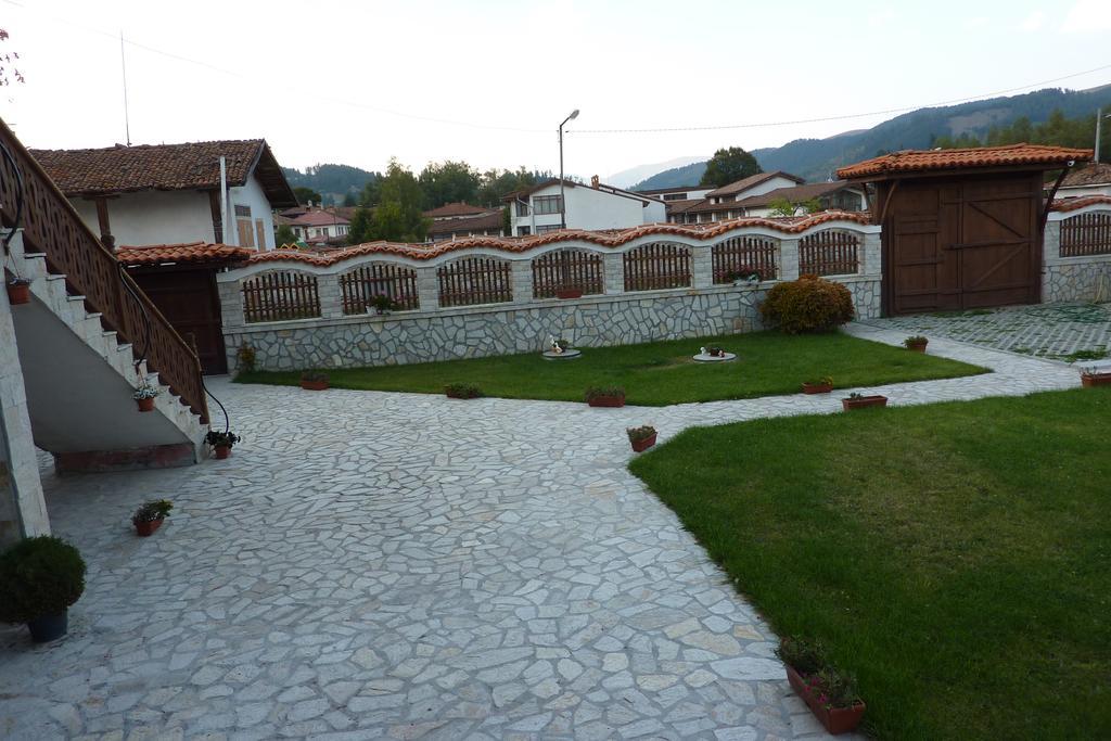 Guest House H Dzhogolanov Kopriwsztica Zewnętrze zdjęcie