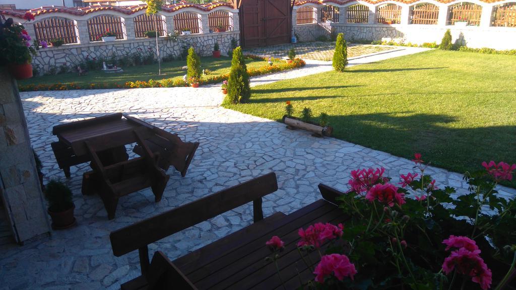 Guest House H Dzhogolanov Kopriwsztica Zewnętrze zdjęcie