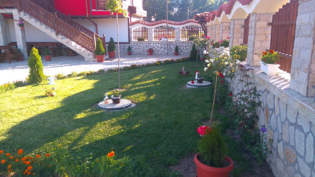 Guest House H Dzhogolanov Kopriwsztica Zewnętrze zdjęcie