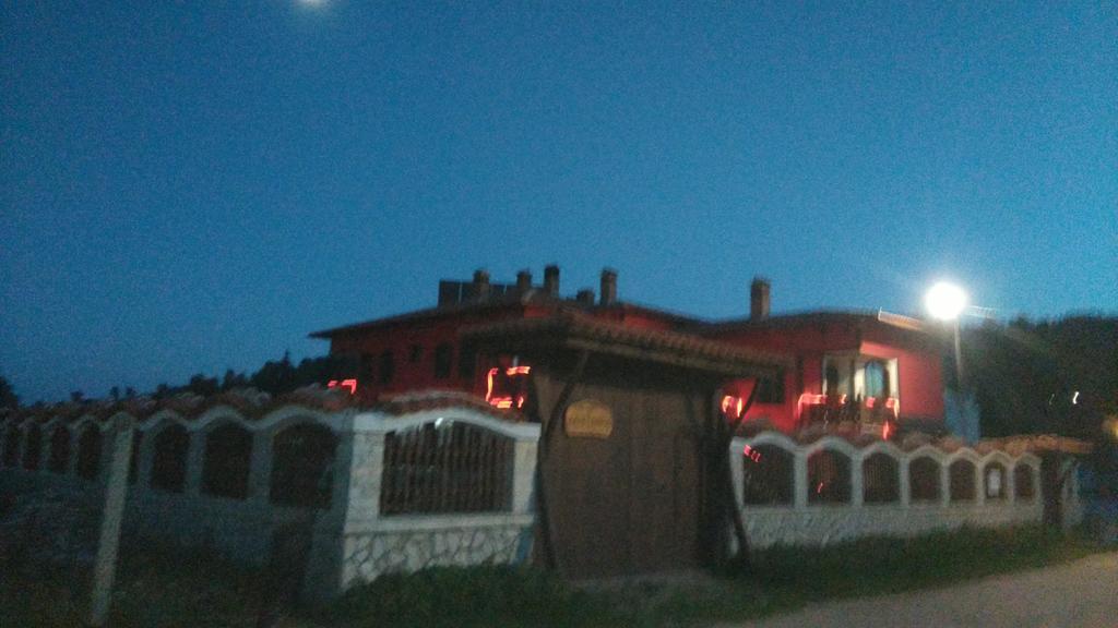Guest House H Dzhogolanov Kopriwsztica Zewnętrze zdjęcie