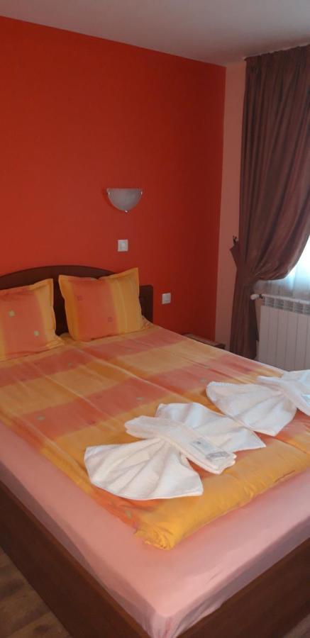 Guest House H Dzhogolanov Kopriwsztica Zewnętrze zdjęcie